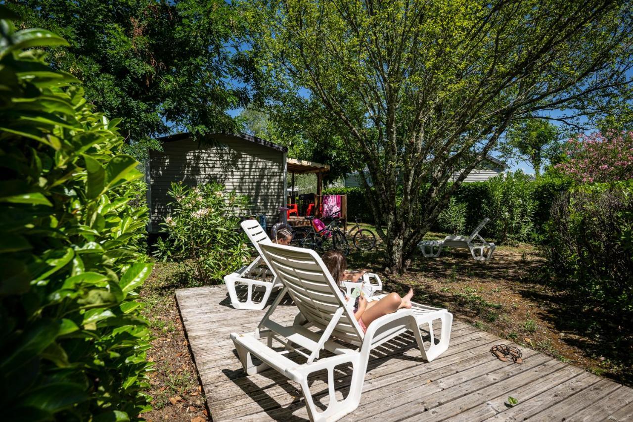 Charmant Camping Familiale 3 Etoiles Vue 360 Plage Piscine A Debordement Empl Xxl Labeaume Exterior photo