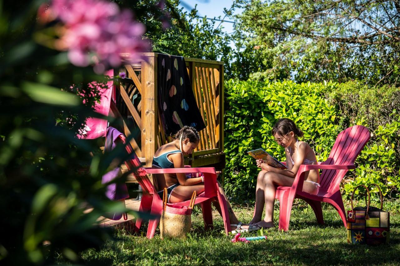 Charmant Camping Familiale 3 Etoiles Vue 360 Plage Piscine A Debordement Empl Xxl Labeaume Exterior photo
