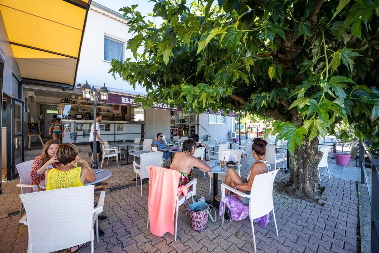 Charmant Camping Familiale 3 Etoiles Vue 360 Plage Piscine A Debordement Empl Xxl Labeaume Exterior photo