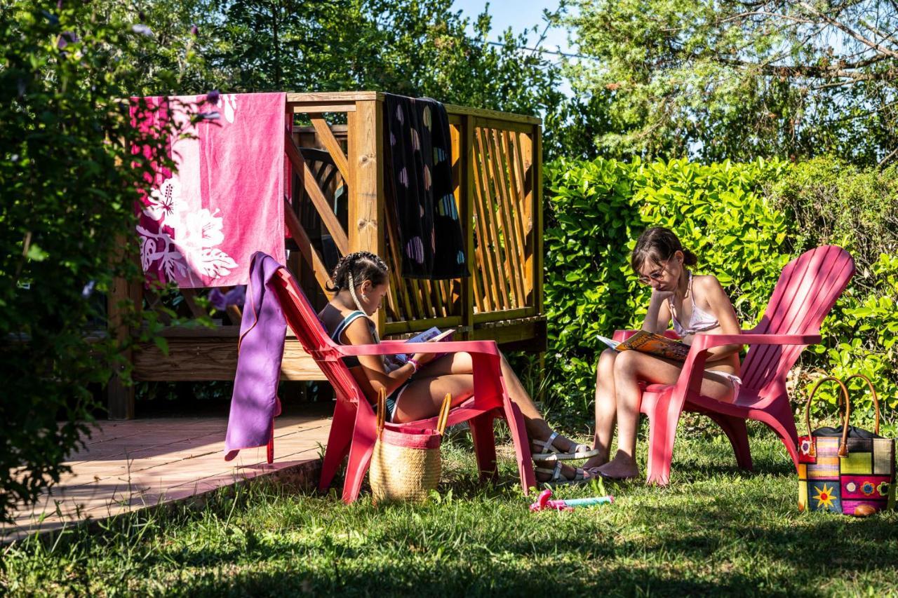 Charmant Camping Familiale 3 Etoiles Vue 360 Plage Piscine A Debordement Empl Xxl Labeaume Exterior photo
