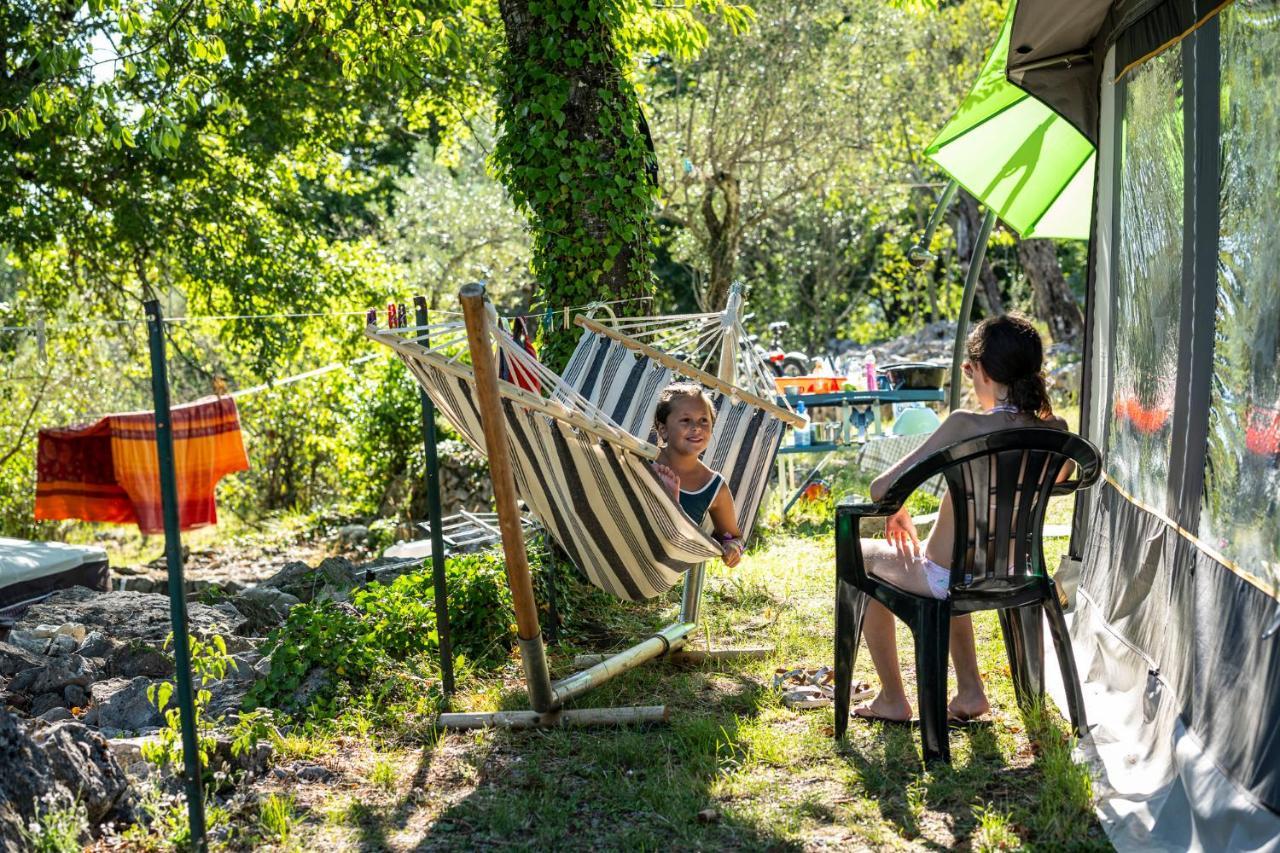 Charmant Camping Familiale 3 Etoiles Vue 360 Plage Piscine A Debordement Empl Xxl Labeaume Exterior photo