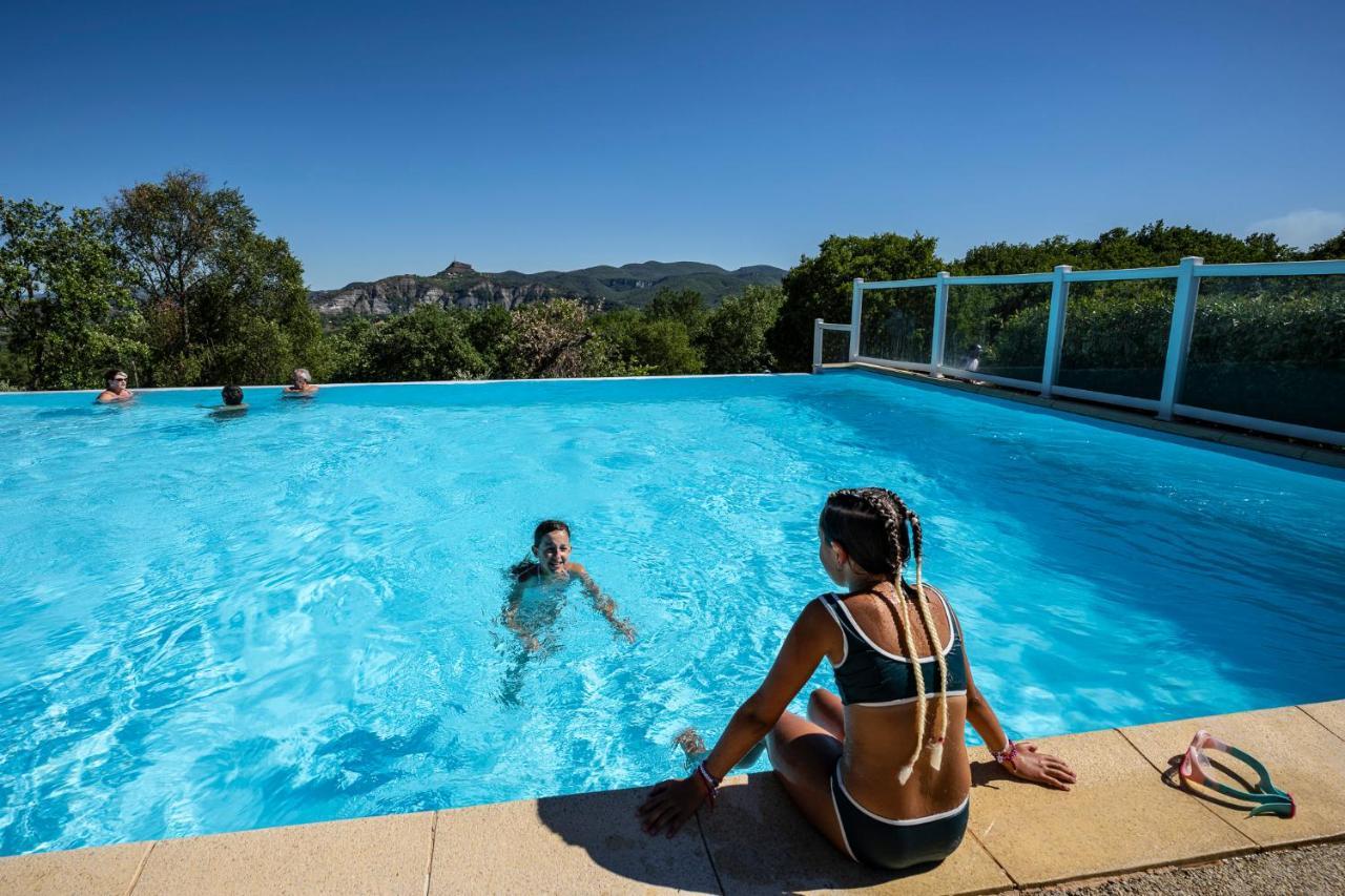 Charmant Camping Familiale 3 Etoiles Vue 360 Plage Piscine A Debordement Empl Xxl Labeaume Exterior photo