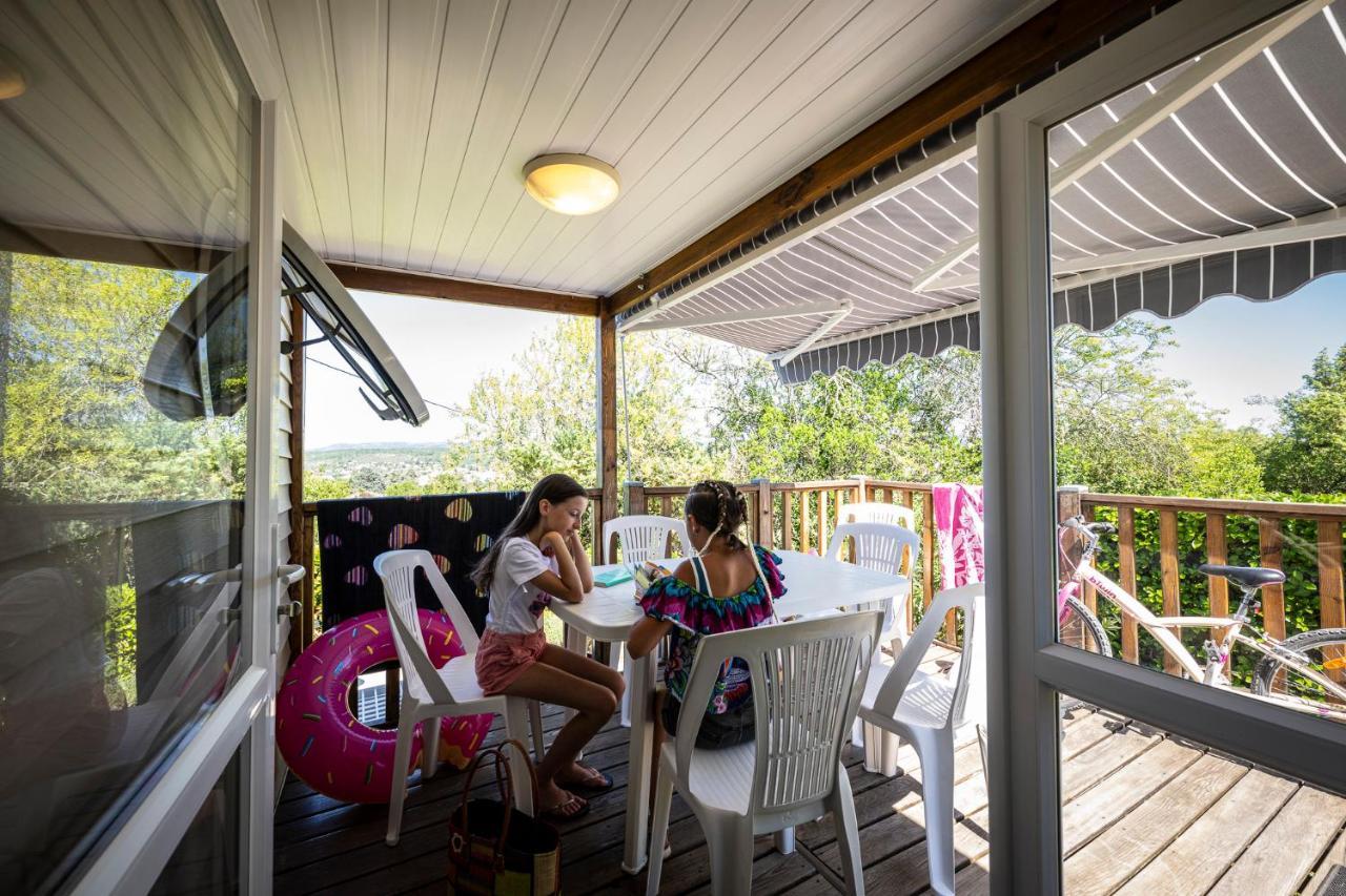 Charmant Camping Familiale 3 Etoiles Vue 360 Plage Piscine A Debordement Empl Xxl Labeaume Exterior photo