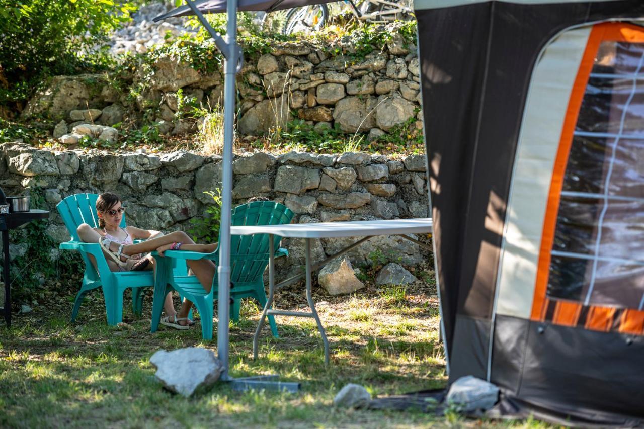 Charmant Camping Familiale 3 Etoiles Vue 360 Plage Piscine A Debordement Empl Xxl Labeaume Exterior photo