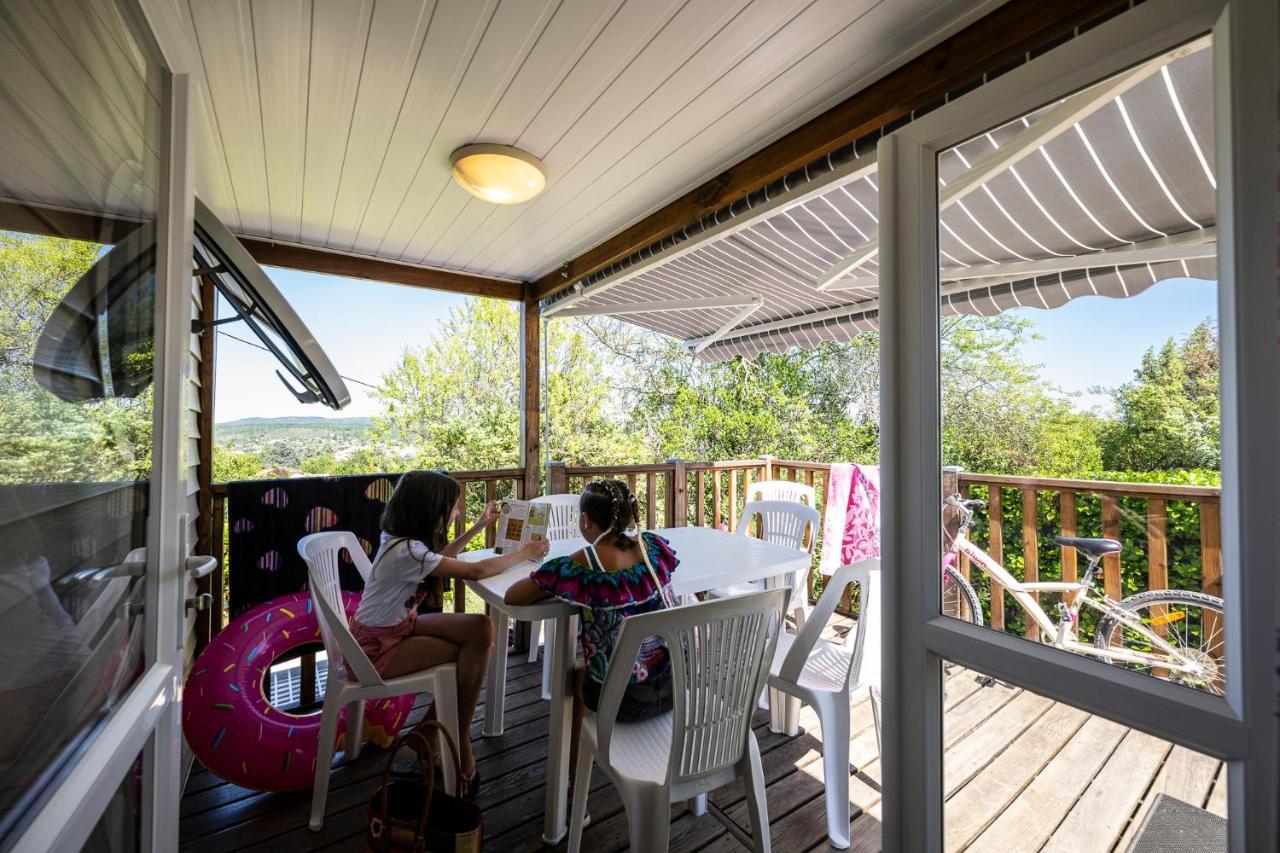 Charmant Camping Familiale 3 Etoiles Vue 360 Plage Piscine A Debordement Empl Xxl Labeaume Exterior photo