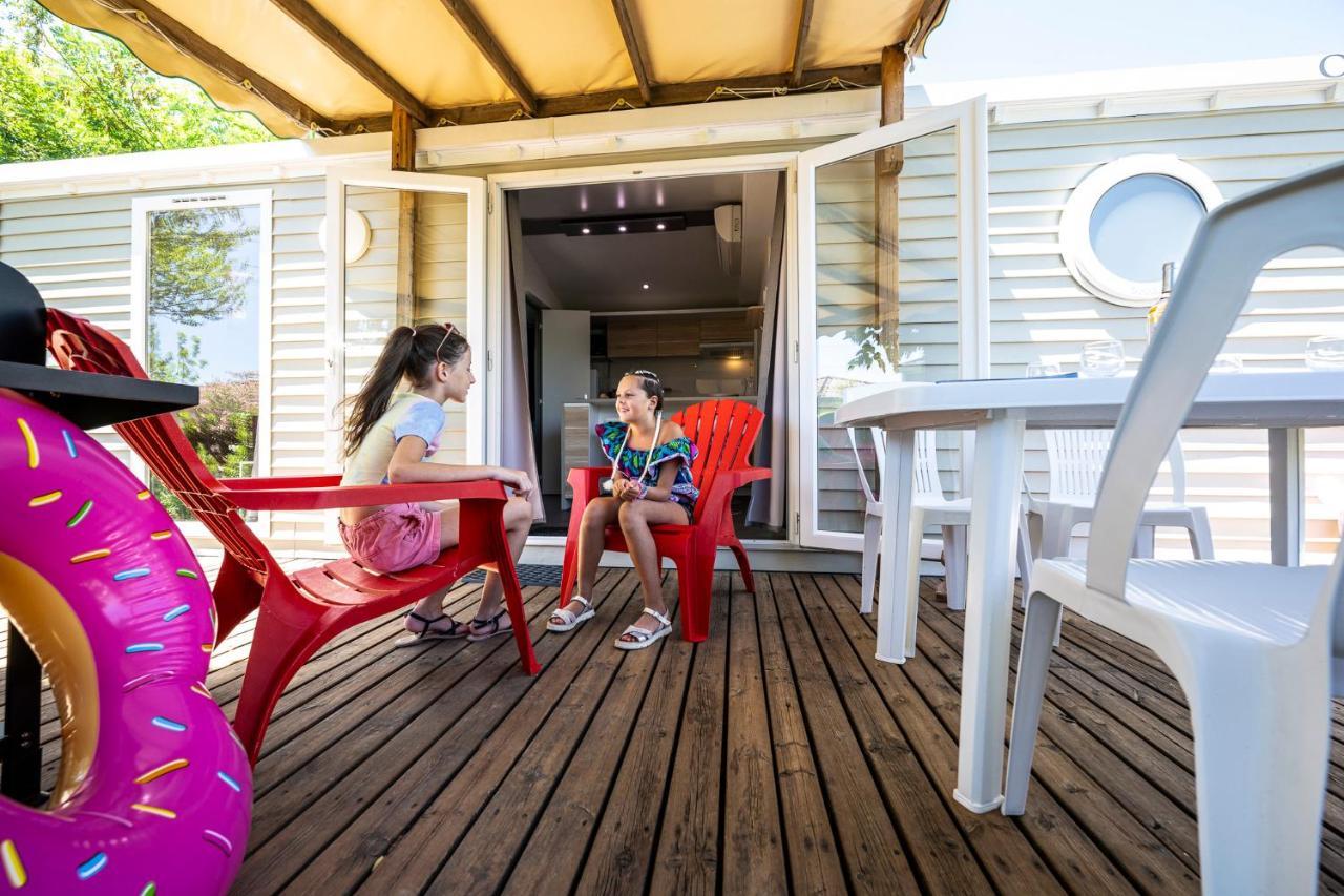 Charmant Camping Familiale 3 Etoiles Vue 360 Plage Piscine A Debordement Empl Xxl Labeaume Exterior photo