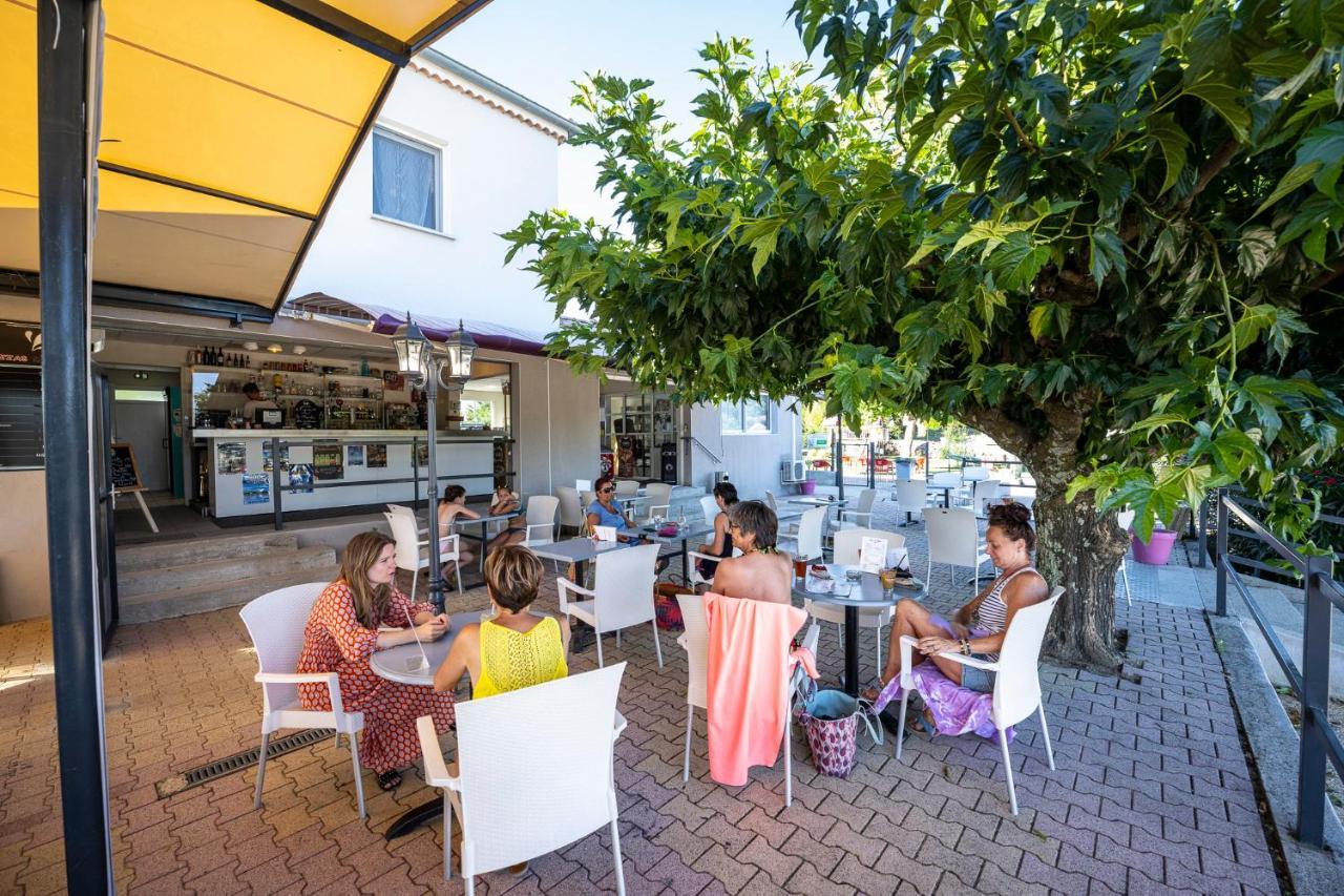 Charmant Camping Familiale 3 Etoiles Vue 360 Plage Piscine A Debordement Empl Xxl Labeaume Exterior photo