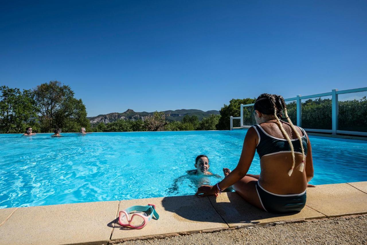Charmant Camping Familiale 3 Etoiles Vue 360 Plage Piscine A Debordement Empl Xxl Labeaume Exterior photo