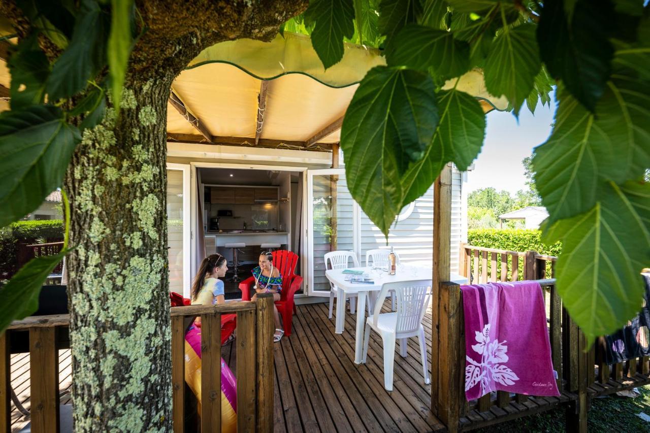 Charmant Camping Familiale 3 Etoiles Vue 360 Plage Piscine A Debordement Empl Xxl Labeaume Exterior photo