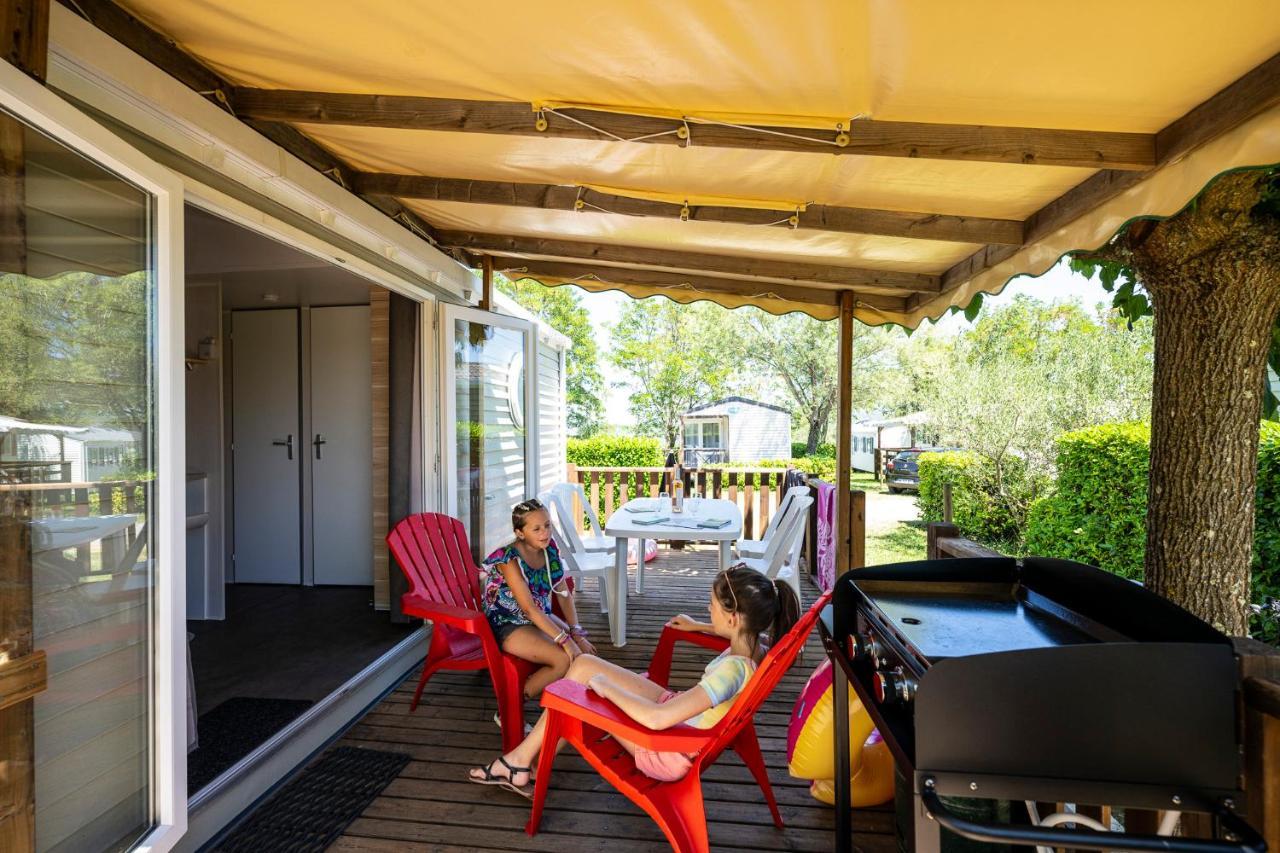 Charmant Camping Familiale 3 Etoiles Vue 360 Plage Piscine A Debordement Empl Xxl Labeaume Exterior photo