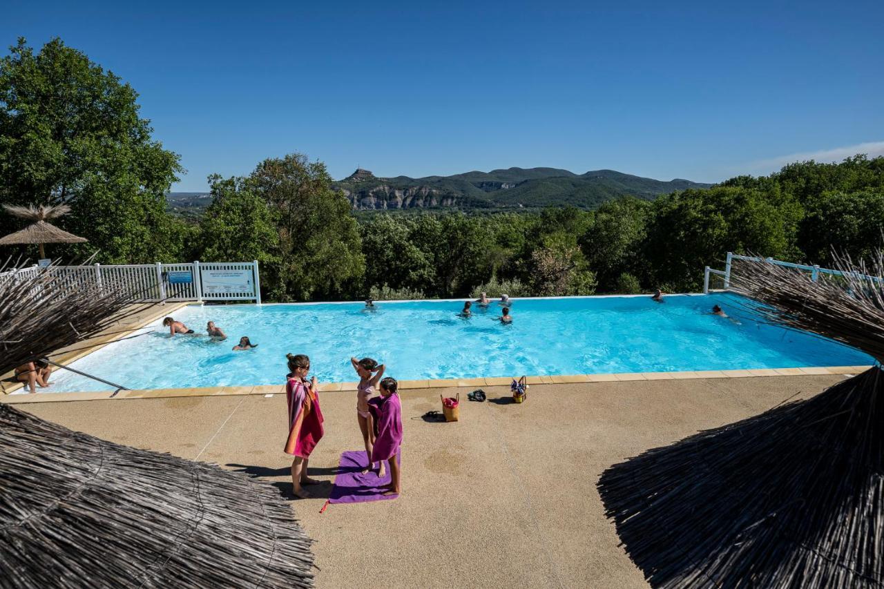Charmant Camping Familiale 3 Etoiles Vue 360 Plage Piscine A Debordement Empl Xxl Labeaume Exterior photo