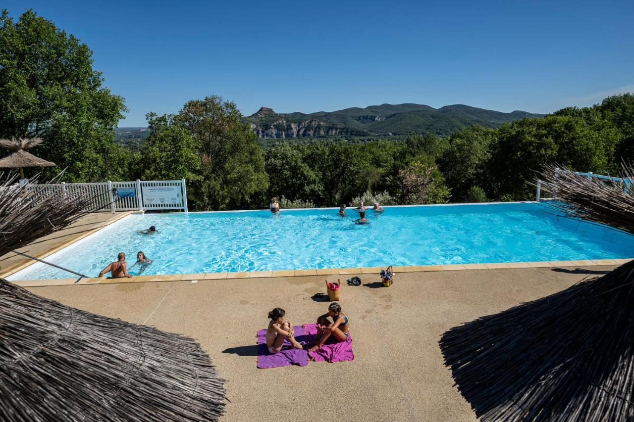 Charmant Camping Familiale 3 Etoiles Vue 360 Plage Piscine A Debordement Empl Xxl Labeaume Exterior photo