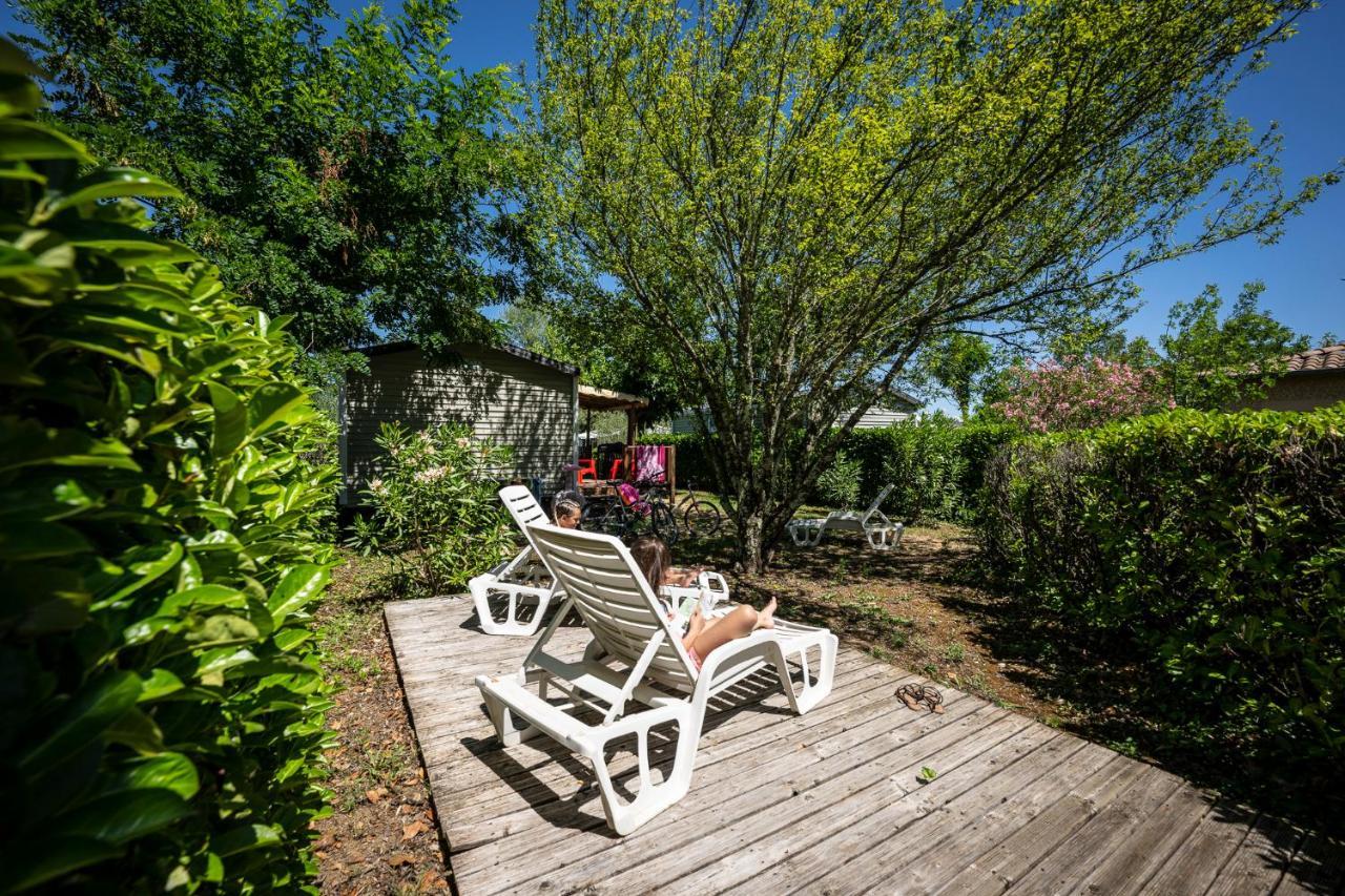 Charmant Camping Familiale 3 Etoiles Vue 360 Plage Piscine A Debordement Empl Xxl Labeaume Exterior photo